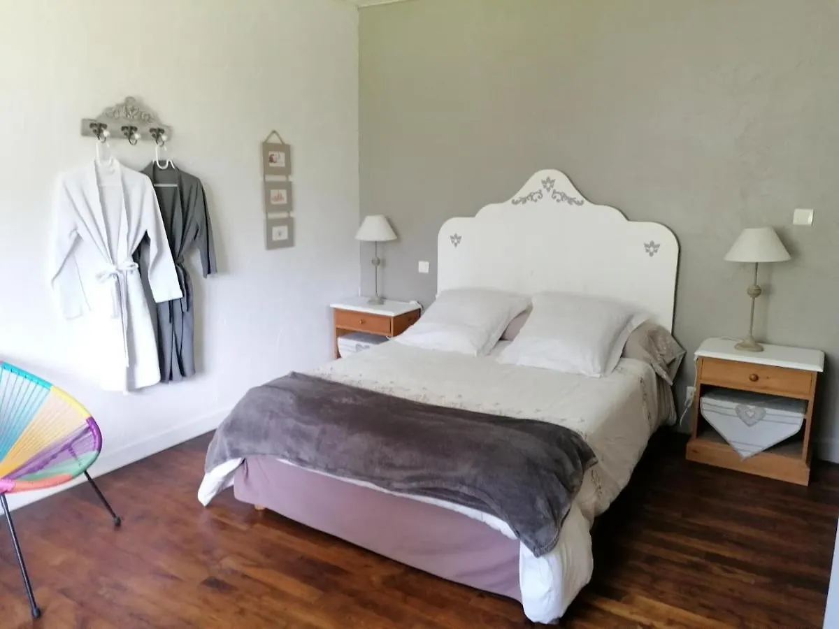 Mme Teurtroy, Chambres d'Hôtes La Prairie Gouesnach Alojamento de Acomodação e Pequeno-almoço